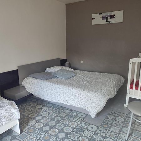 Maison Plain Pied, 2 Chambres, Longere Typique , Fraiche, Dans Bourg Avec Tous Commerces Luçay-le-Mâle Dış mekan fotoğraf